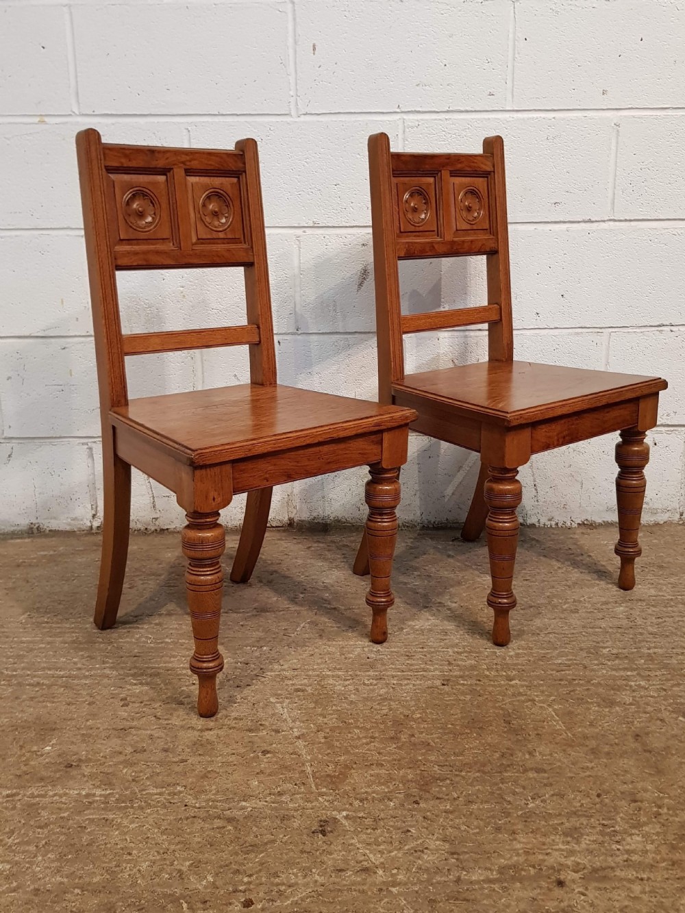 ANTIQUE PAIR GOLDEN OAK ARTS & CRAFTS HALL CHAIRS C1900 View IV