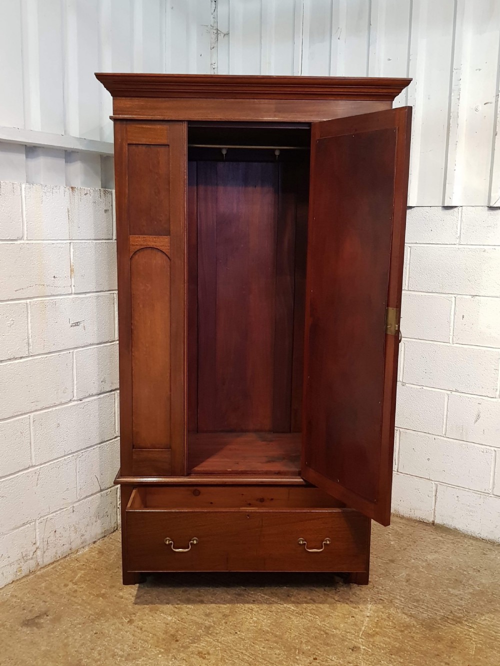 ANTIQUE EDWARDIAN SINGLE MAHOGANY WARDROBE C1900 View III