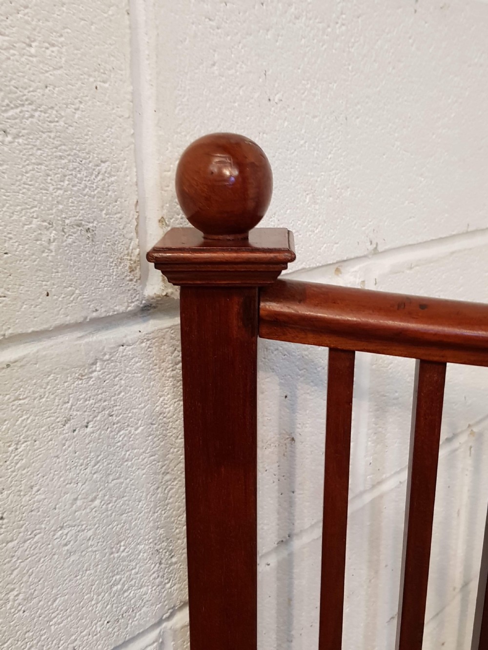 ANTIQUE PAIR LATE VICTORIAN PLUM PUDDING MAHOGANY SINGLE BEDS C1890 View III