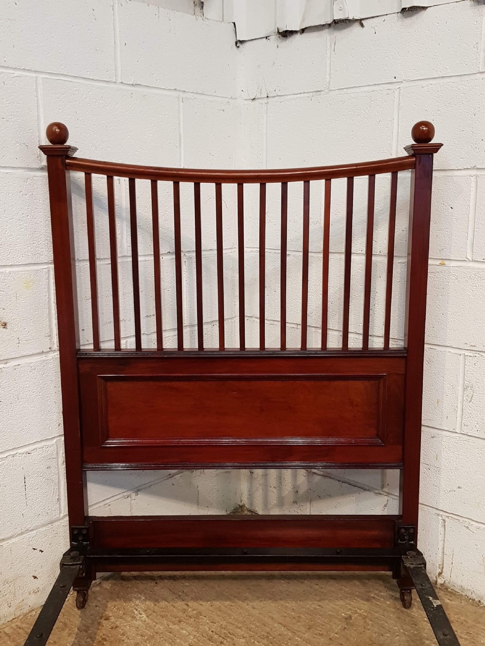 ANTIQUE PAIR LATE VICTORIAN PLUM PUDDING MAHOGANY SINGLE BEDS C1890 View IV