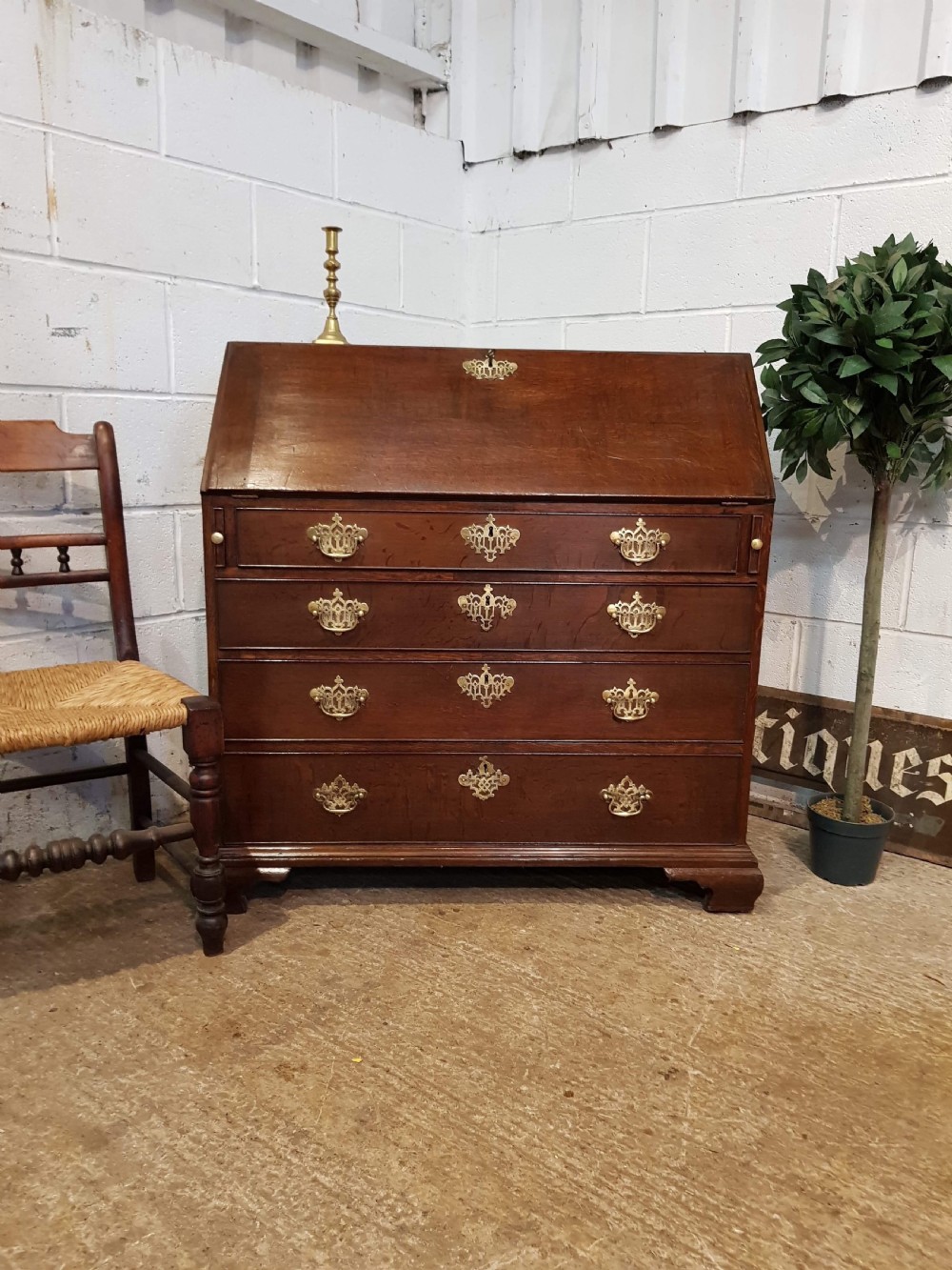 ANTIQUE GEORGIAN PERIOD OAK BUREAU C1780