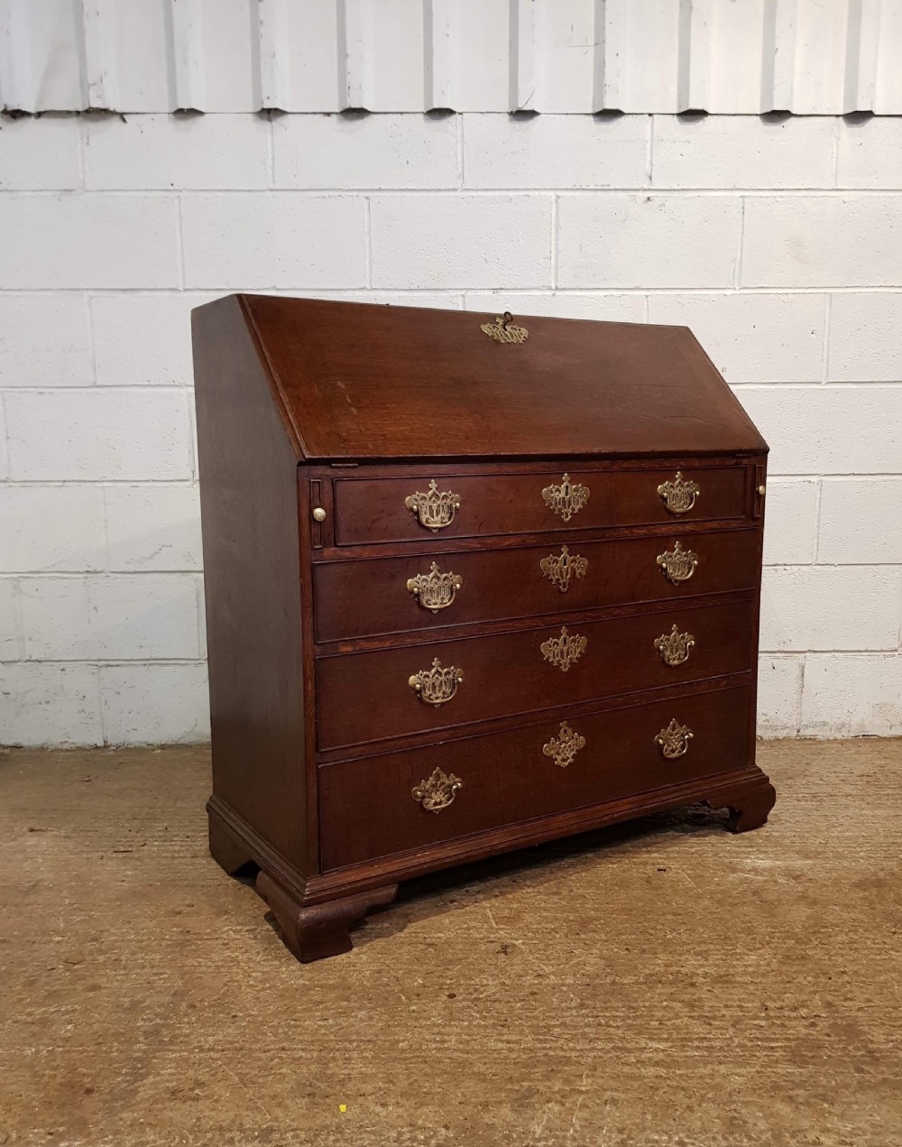 ANTIQUE GEORGIAN PERIOD OAK BUREAU C1780 View III