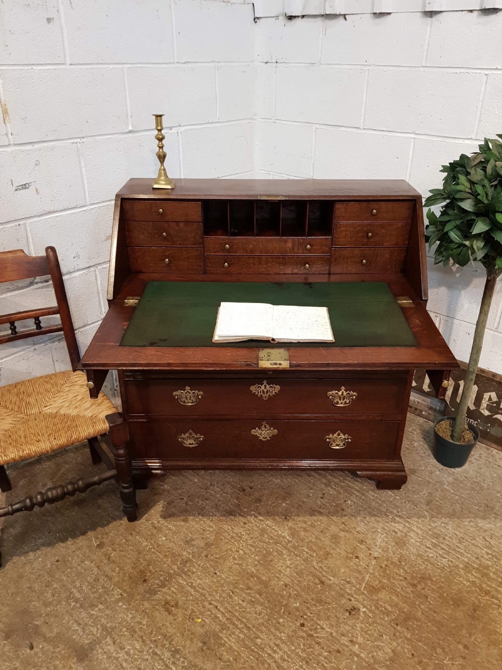ANTIQUE GEORGIAN PERIOD OAK BUREAU C1780 View V