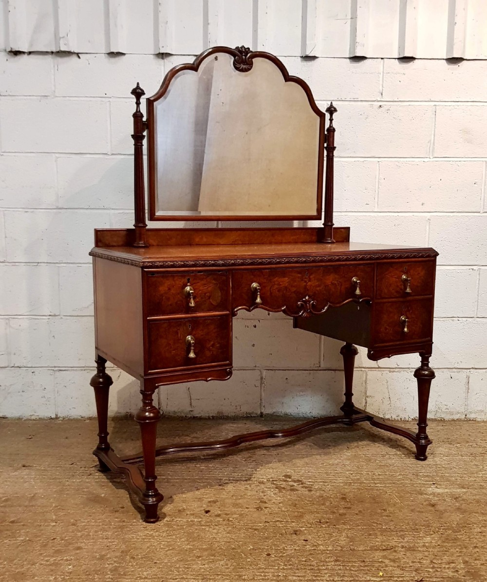 ANTIQUE BURR WALNUT QUEEN ANNE DRESSING TABLE C1920