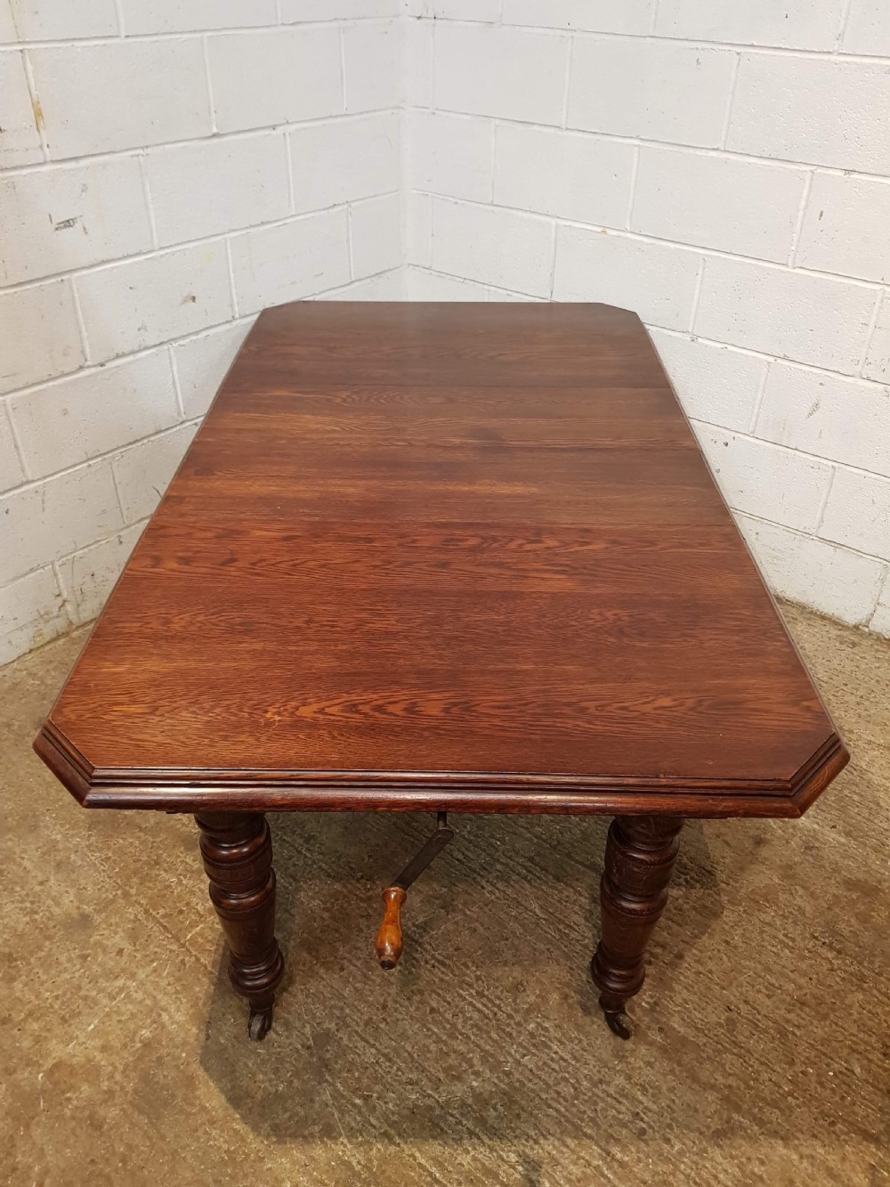 ANTIQUE VICTORIAN OAK EXTENDING DINING TABLE  C1880 SEATS EIGHT 