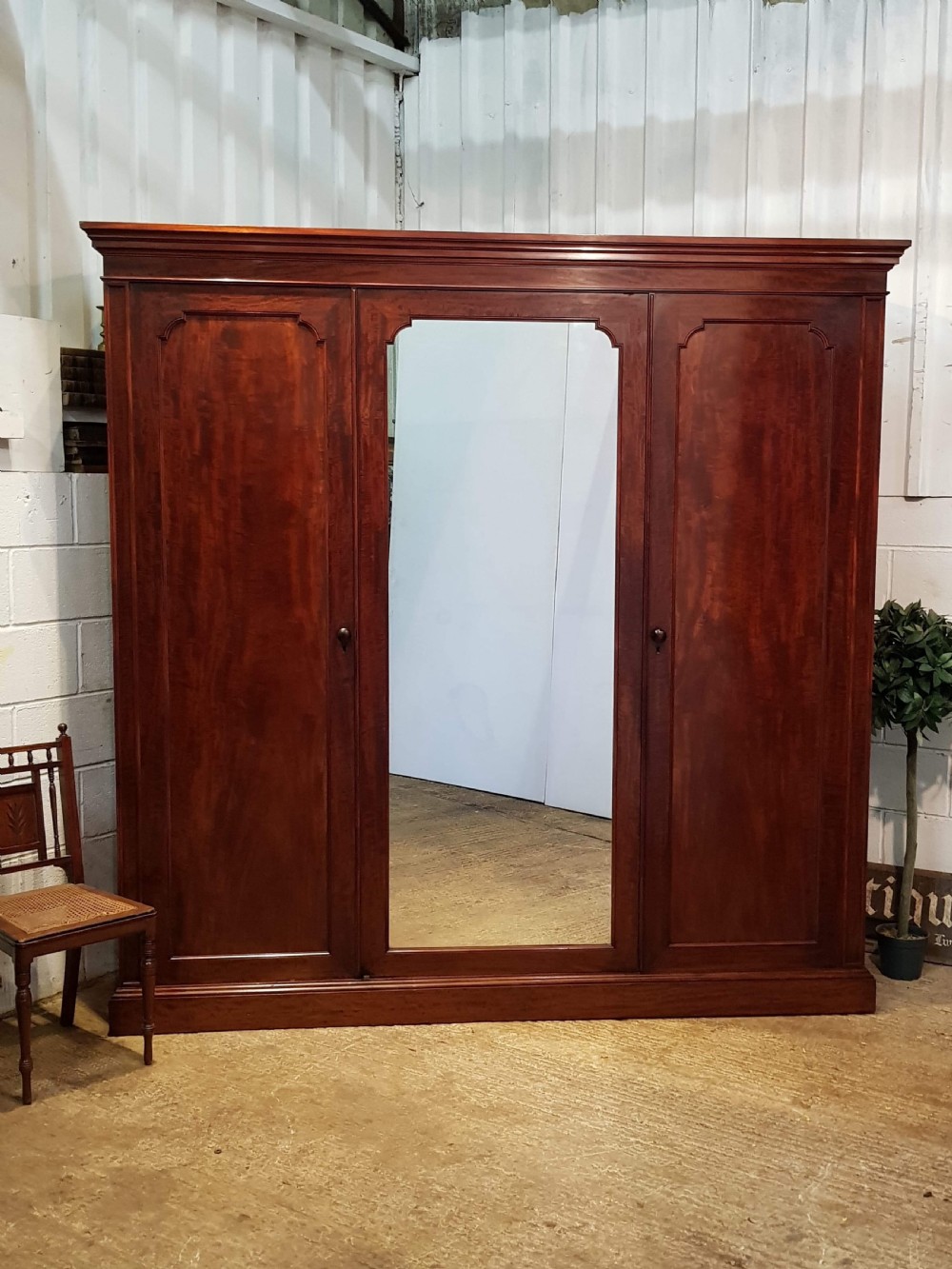 ANTIQUE LARGE VICTORIAN MAHOGANY TRIPLE WARDROBE C1880