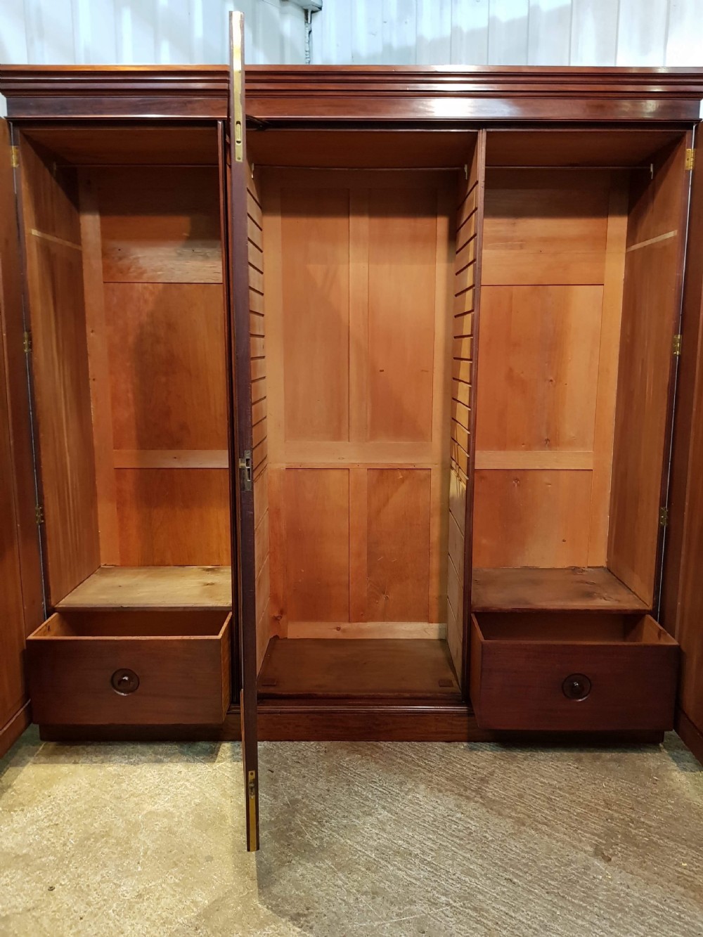 ANTIQUE LARGE VICTORIAN MAHOGANY TRIPLE WARDROBE C1880 View IV