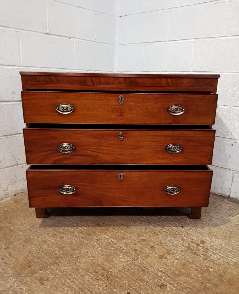 ANTIQUE REGENCY MAHOGANY CHEST OF DRAWERS C1820 View III