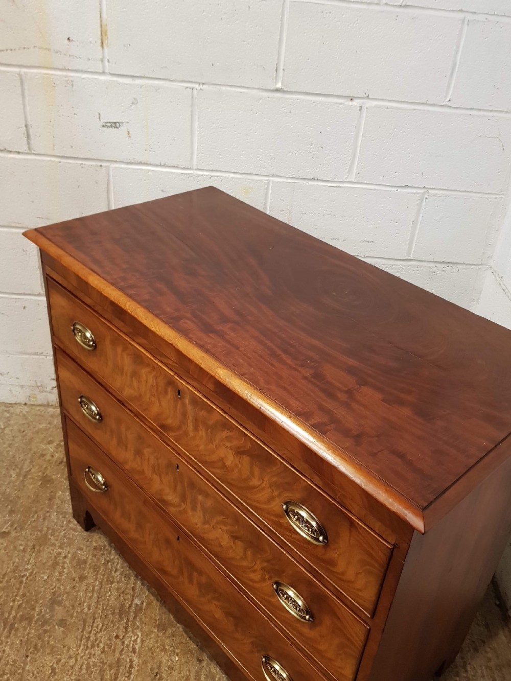 ANTIQUE REGENCY FLAMED MAHOGANY CHEST OF DRAWERS C1820 View IV