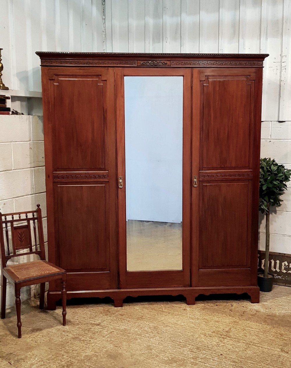 ANTIQUE EDWARDIAN MAHOGANY TRIPLE WARDROBE C1900