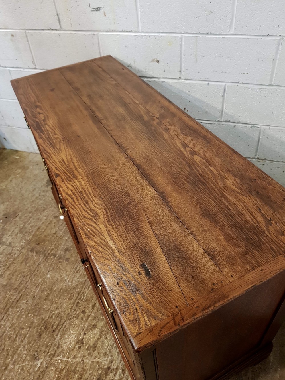 ANTIQUE PERIOD GEORGIAN COUNTRY OAK DRESSER BASE C1780 View III