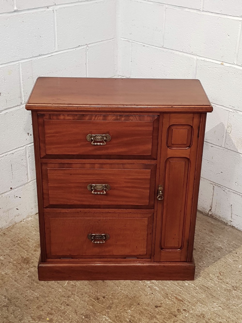 ANTIQUE VICTORIAN MAHOGANY CHEST OF DRAWERS CABINET C1890 View III