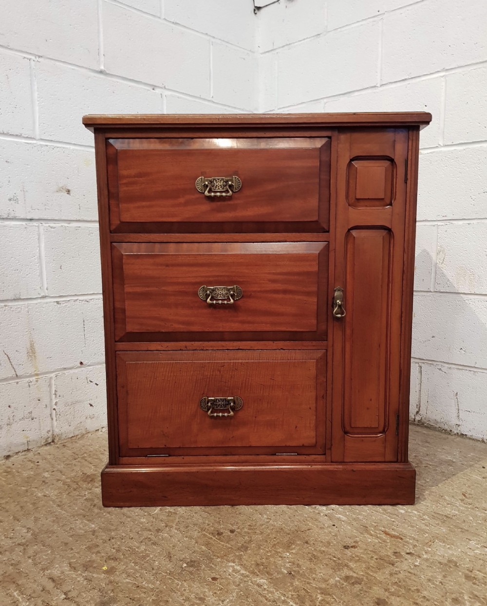 ANTIQUE VICTORIAN MAHOGANY CHEST OF DRAWERS CABINET C1890 View V