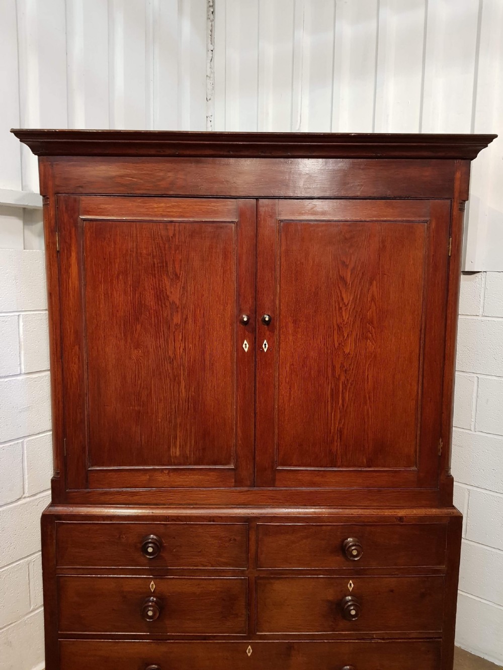 ANTIQUE LATE 18TH CENTURY COUNTRY OAK CLOTHES PRESS C1780 View III