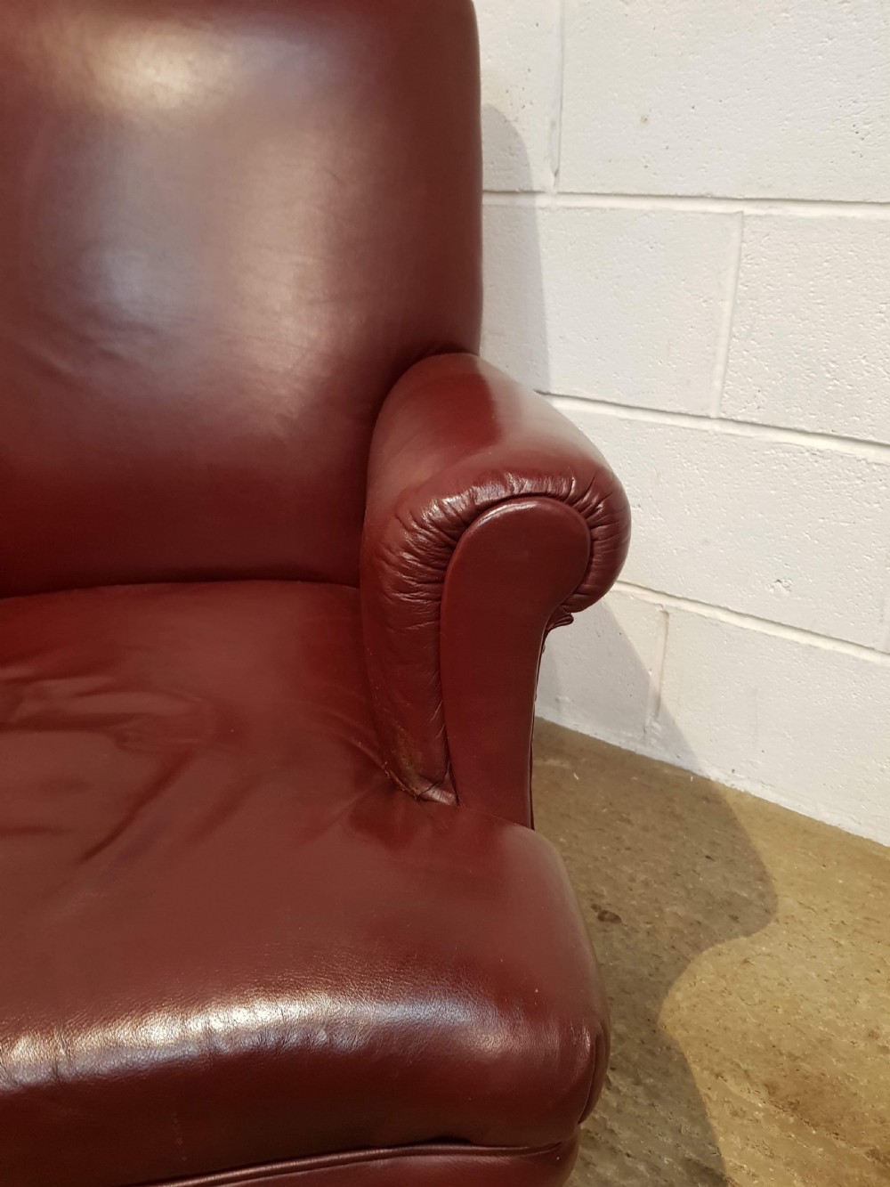 ANTIQUE VICTORIAN BROWN HIDE LEATHER GENTLEMANS ARMCHAIR C1880 View V