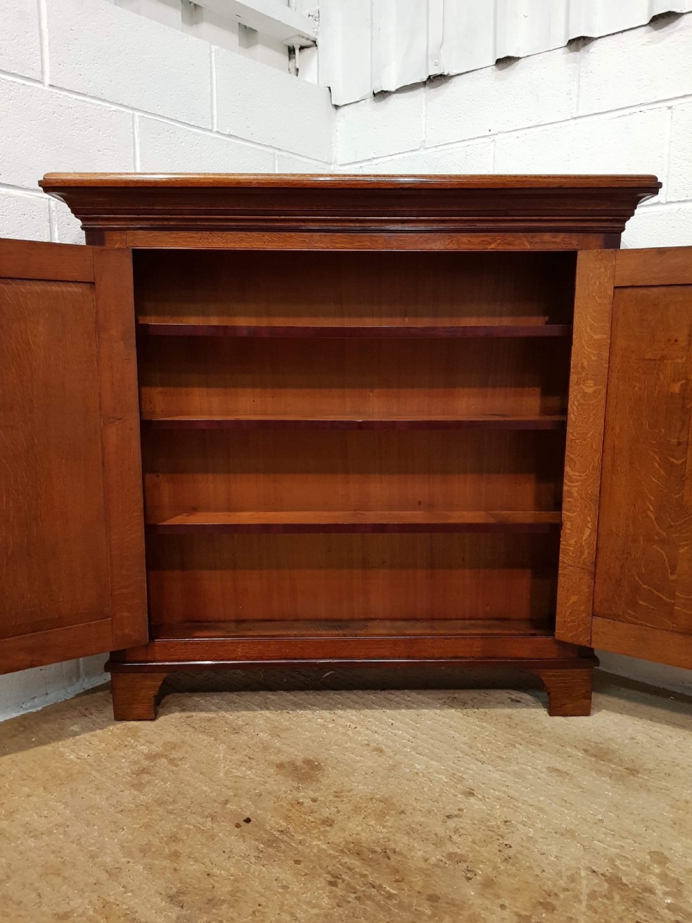 ANTIQUE 18TH CENTURY OAK AND MAHOGANY SLIM DOUBLE FRONTED CABINET C1780 View V