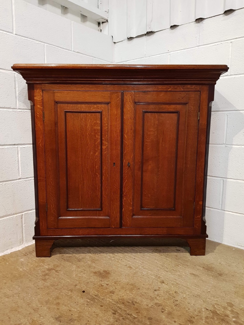 ANTIQUE 18TH CENTURY OAK AND MAHOGANY SLIM DOUBLE FRONTED CABINET C1780 View VI