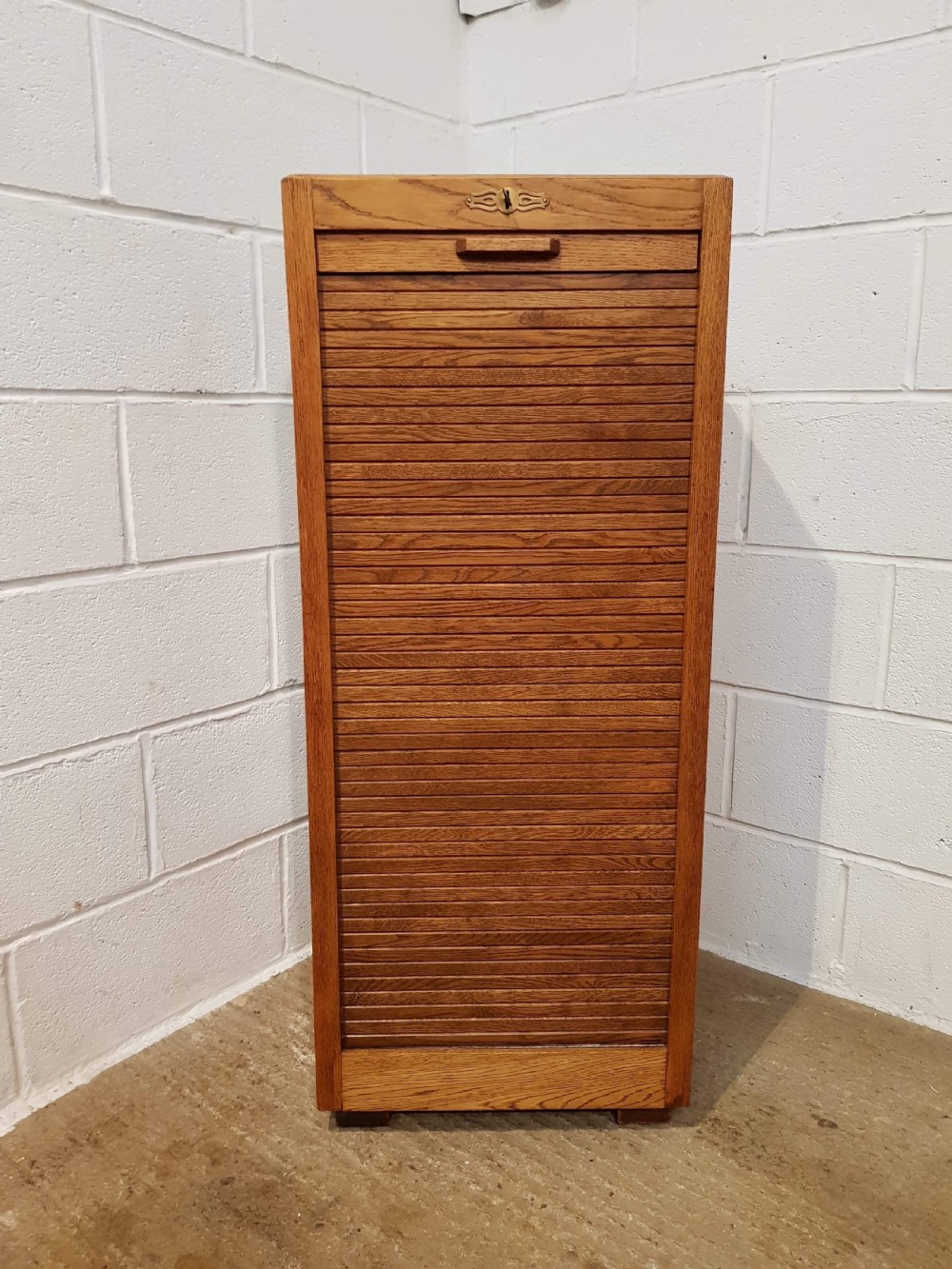ANTIQUE GOLDEN OAK TAMBOUR FRONTED FILING CABINET C1920 View III