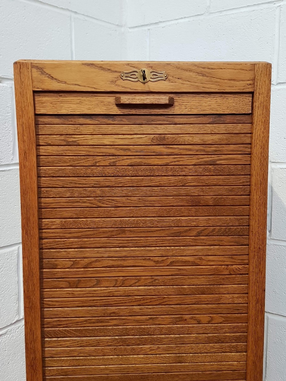 ANTIQUE GOLDEN OAK TAMBOUR FRONTED FILING CABINET C1920 View VII