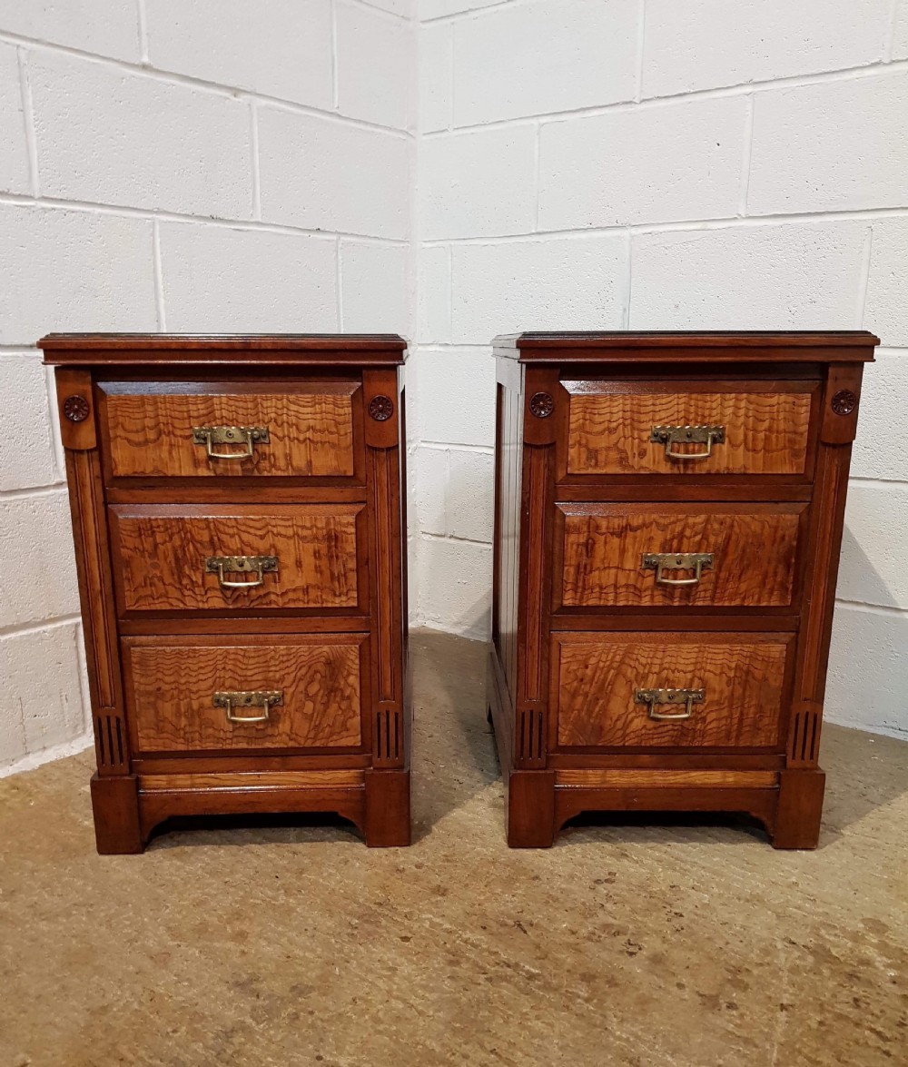 ANTIQUE PAIR OF VICTORIAN BURR OAK AND MAHOGANY BEDSIDE CHESTS OF DRAWERS C1880 View V