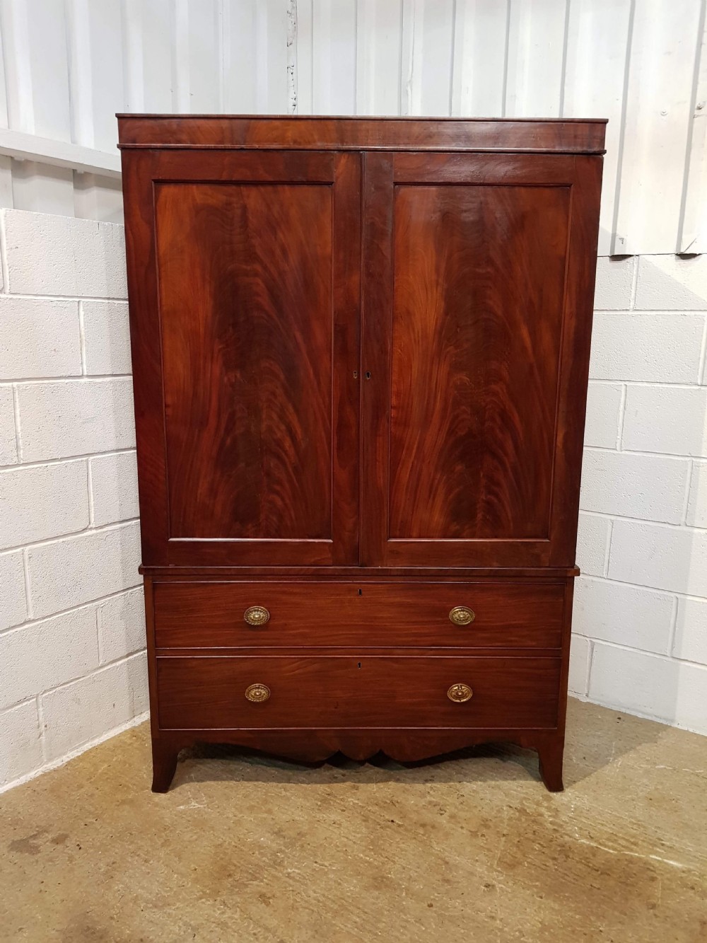ANTIQUE REGENCY MAHOGANY CLOTHES PRESS C1820 View IV