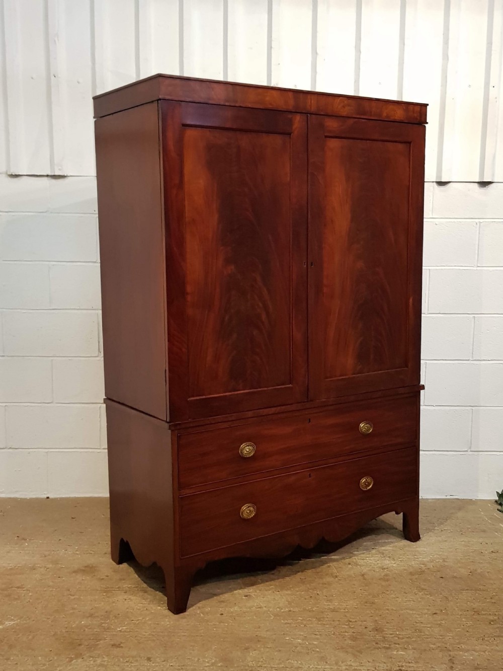 ANTIQUE REGENCY MAHOGANY CLOTHES PRESS C1820 View V