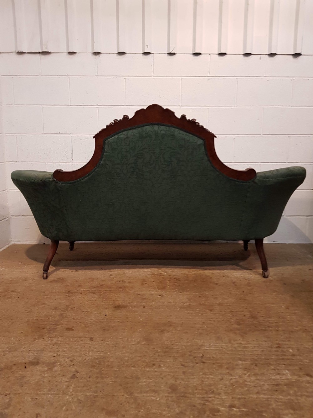 ANTIQUE VICTORIAN WALNUT FRAMED SOFA C1880 View II