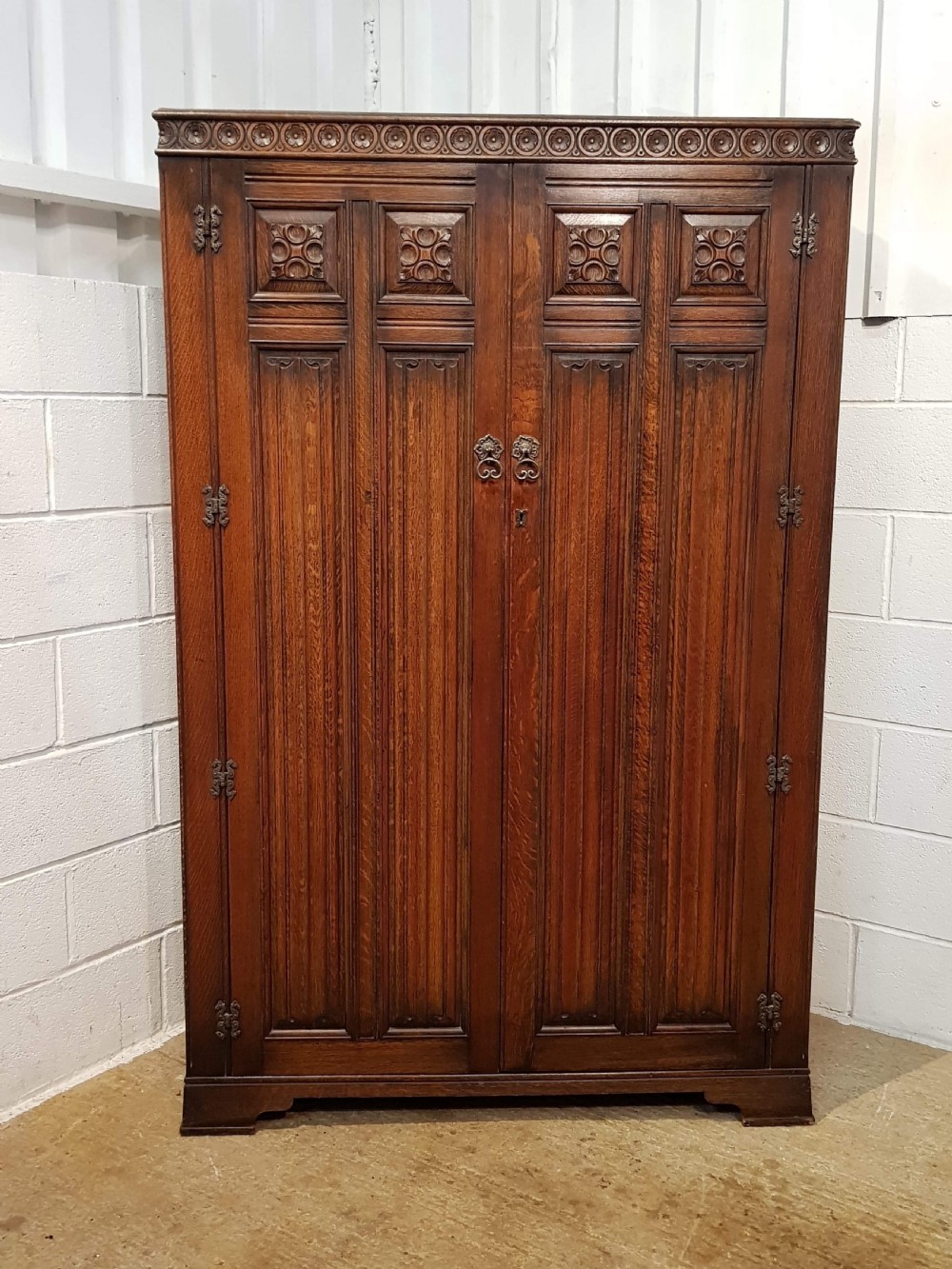 ANTIQUE  OAK LINEN FOLD DOUBLE WARDROBE C1920 View II