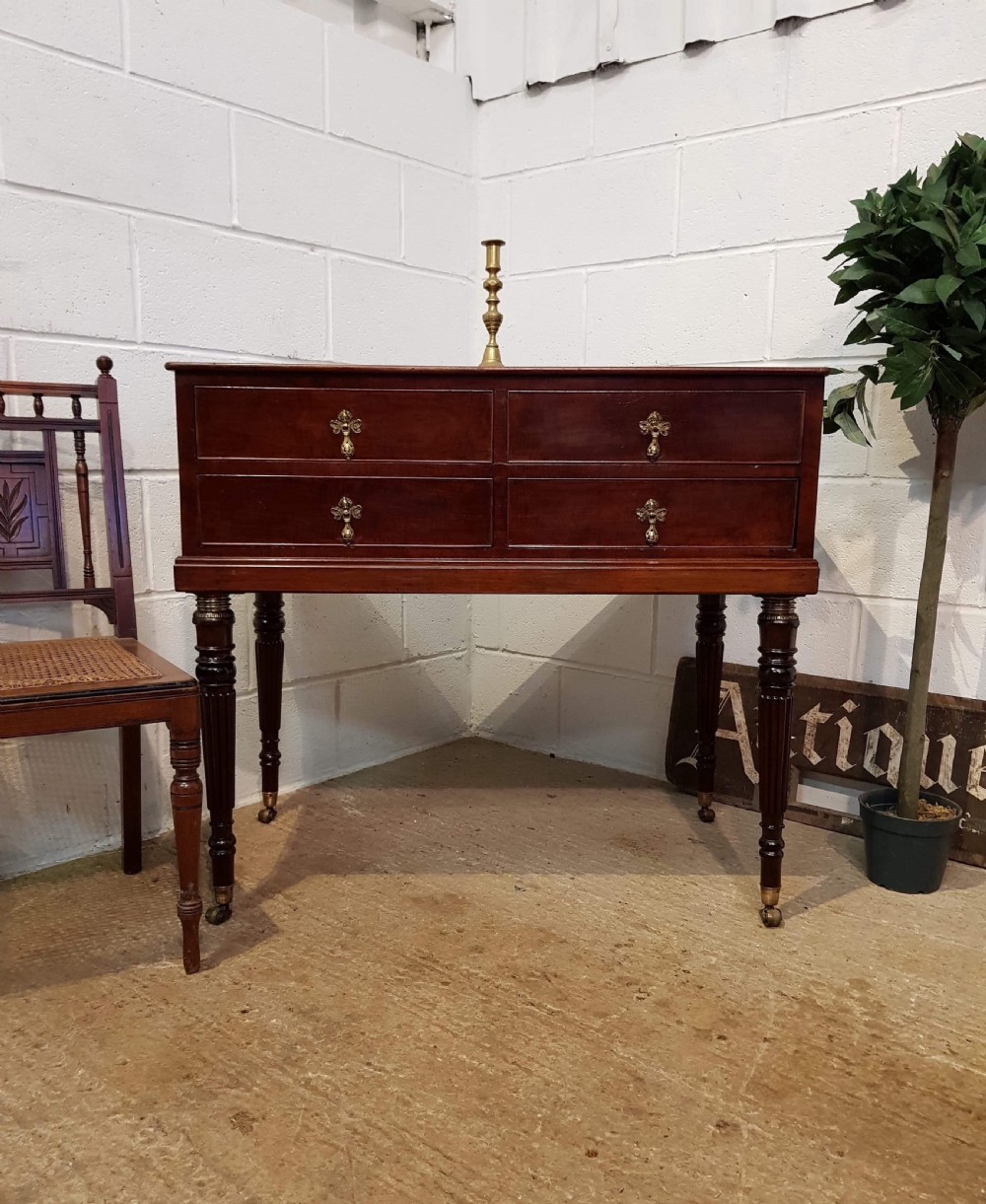 ANTIQUE REGENCY MAHOGANY SIDE TABLE WITH GILLOWS LEGS C1820