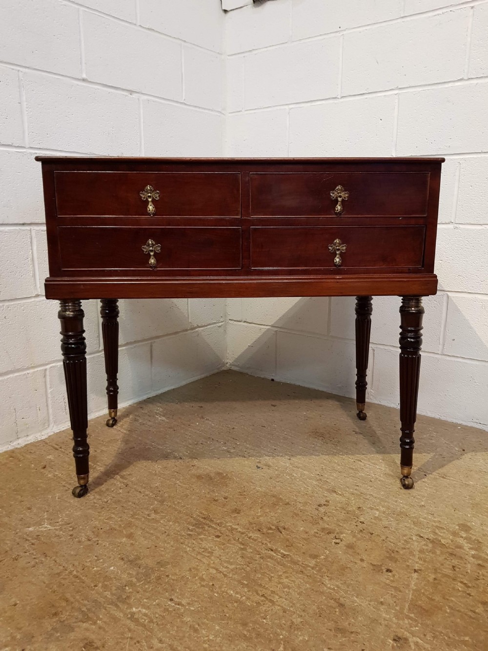 ANTIQUE REGENCY MAHOGANY SIDE TABLE WITH GILLOWS LEGS C1820 View II