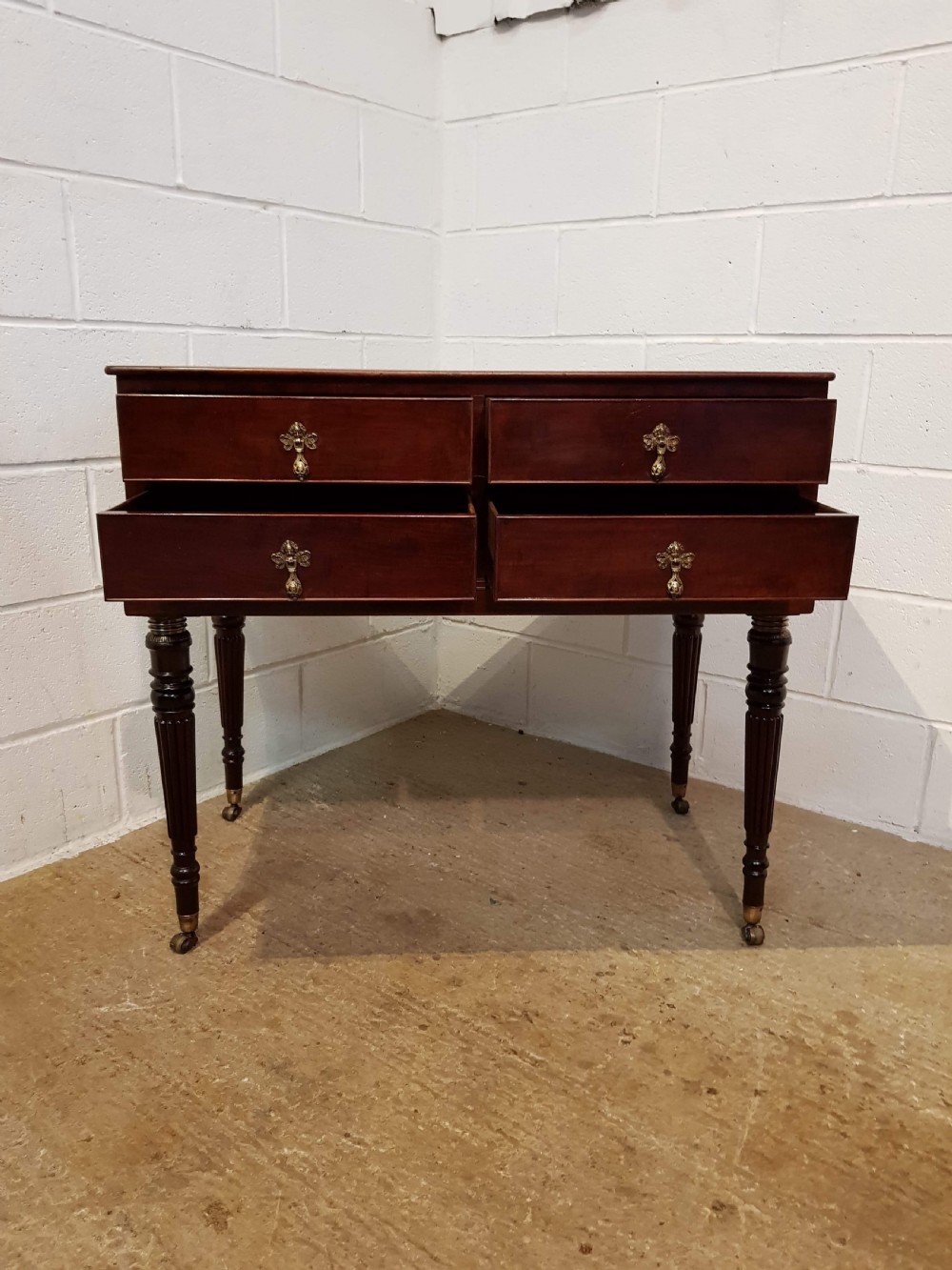 ANTIQUE REGENCY MAHOGANY SIDE TABLE WITH GILLOWS LEGS C1820 View IV
