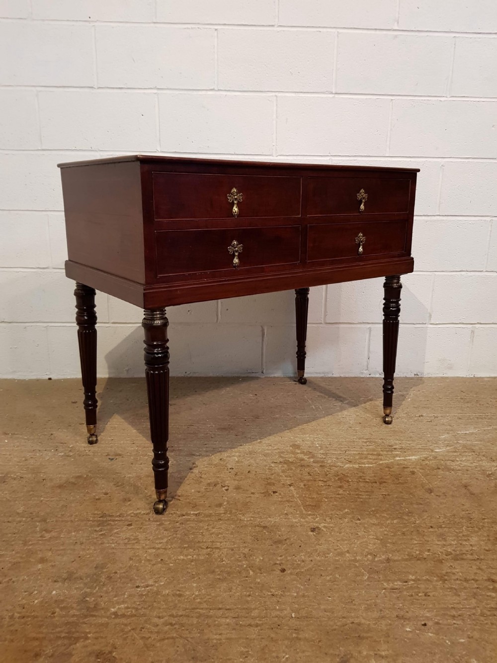 ANTIQUE REGENCY MAHOGANY SIDE TABLE WITH GILLOWS LEGS C1820 View V