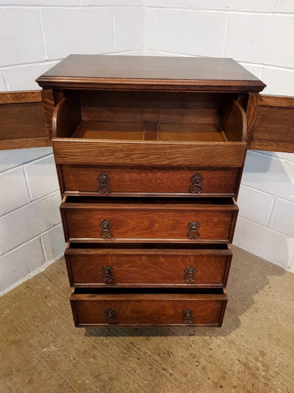 ANTIQUE OAK TALLBOY CHEST OF DRAWERS C1920 View II