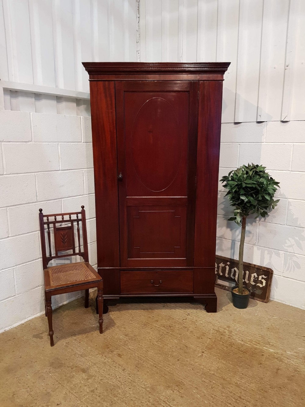 ANTIQUE EDWARDIAN MAHOGANY SINGLE WARDROBE c1900