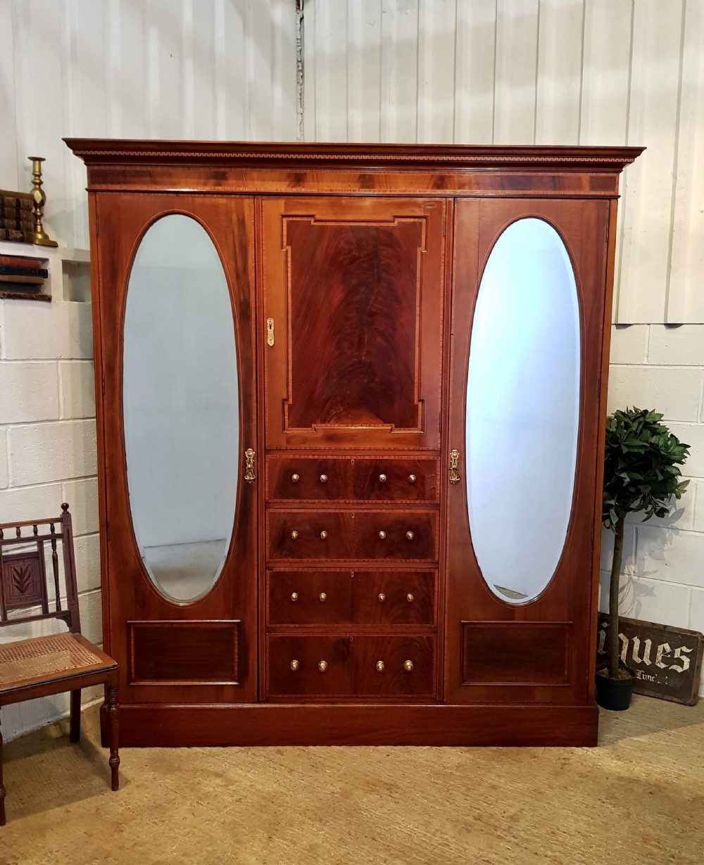 ANTIQUE EDWARDIAN MAHOGANY TRIPLE WARDROBE COMPACTUM C1900