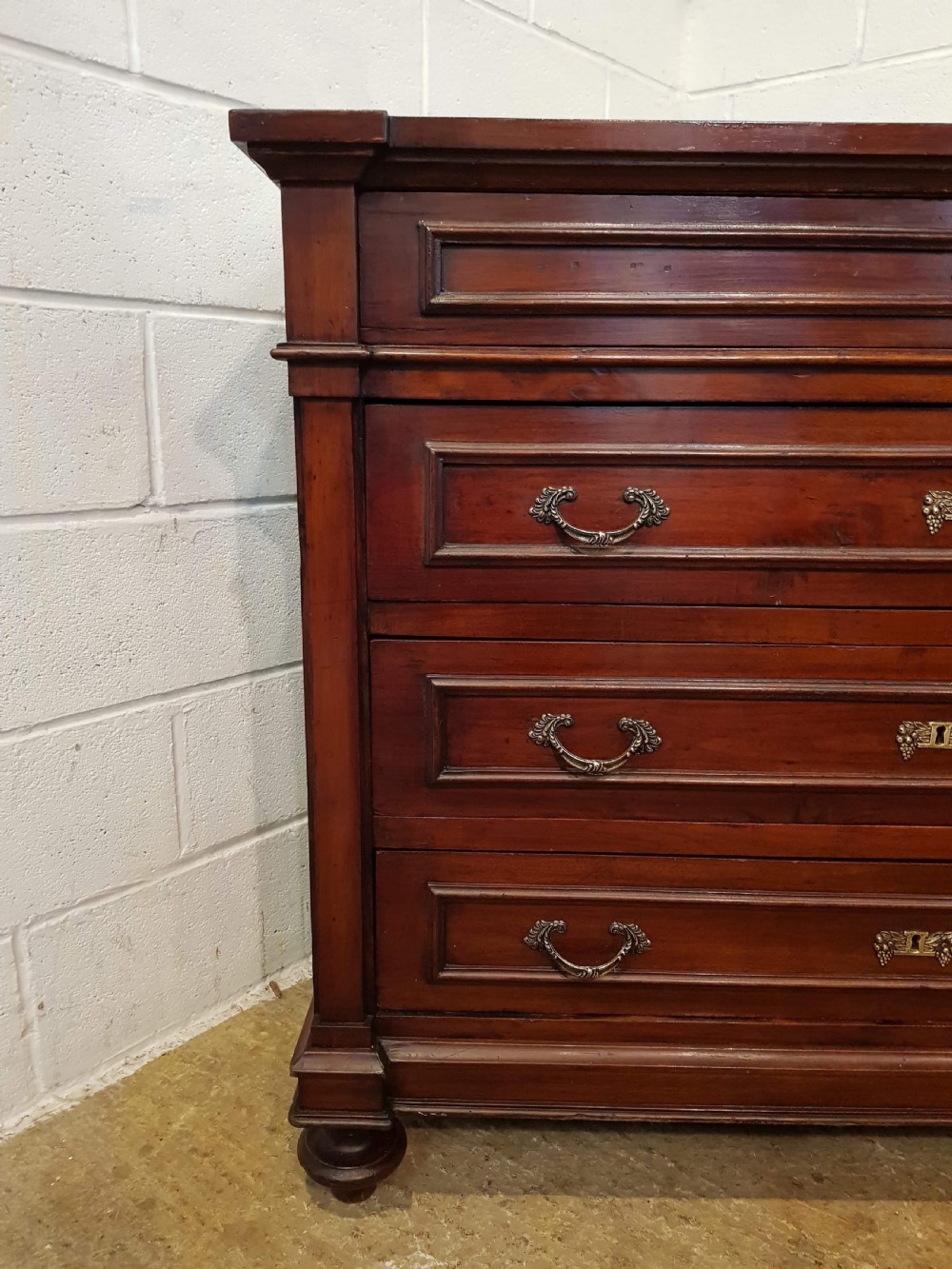 ANTIQUE 19TH cENTURY FRENCH MAHOGANY CHEST OF DRAWERS C1880 View III