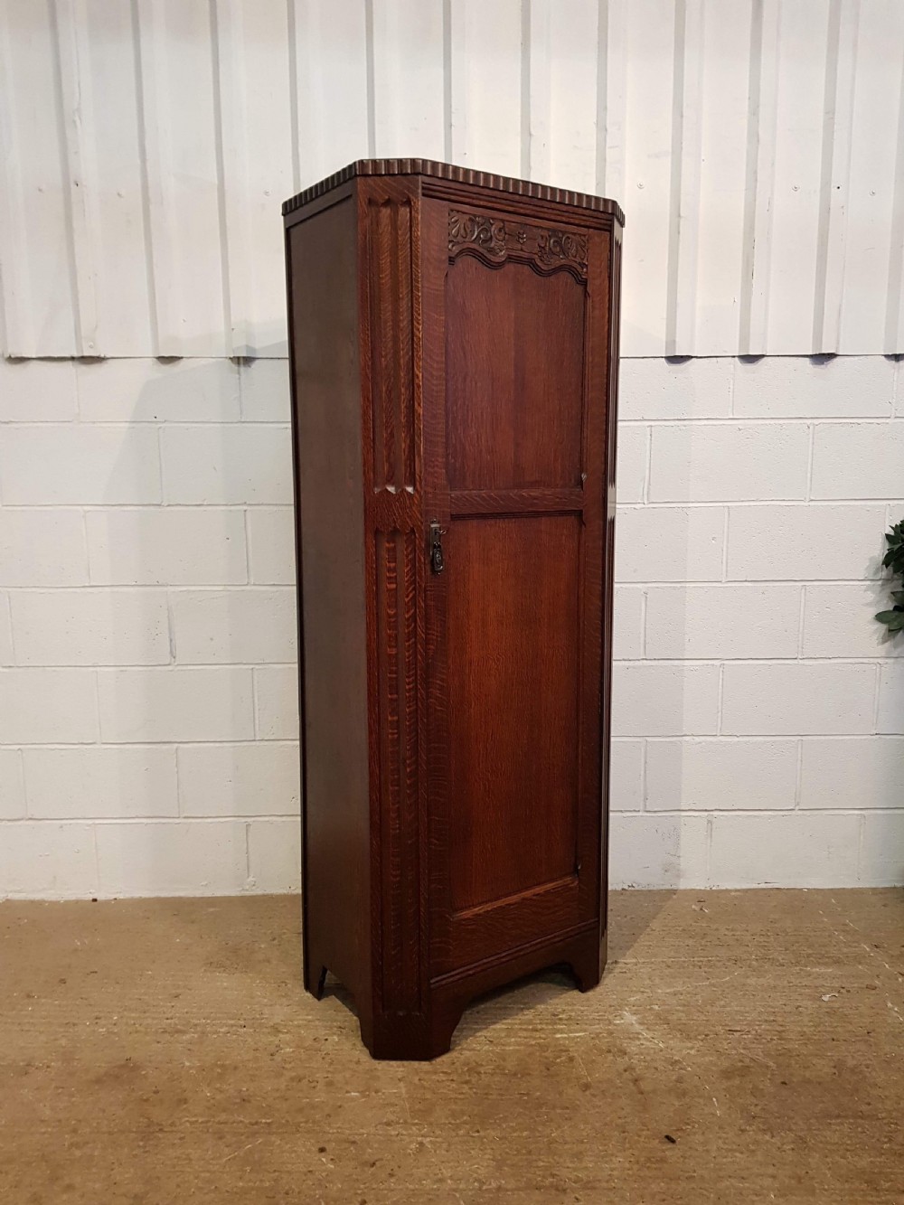 ANTIQUE OAK HALL ROBE C1920 View IV