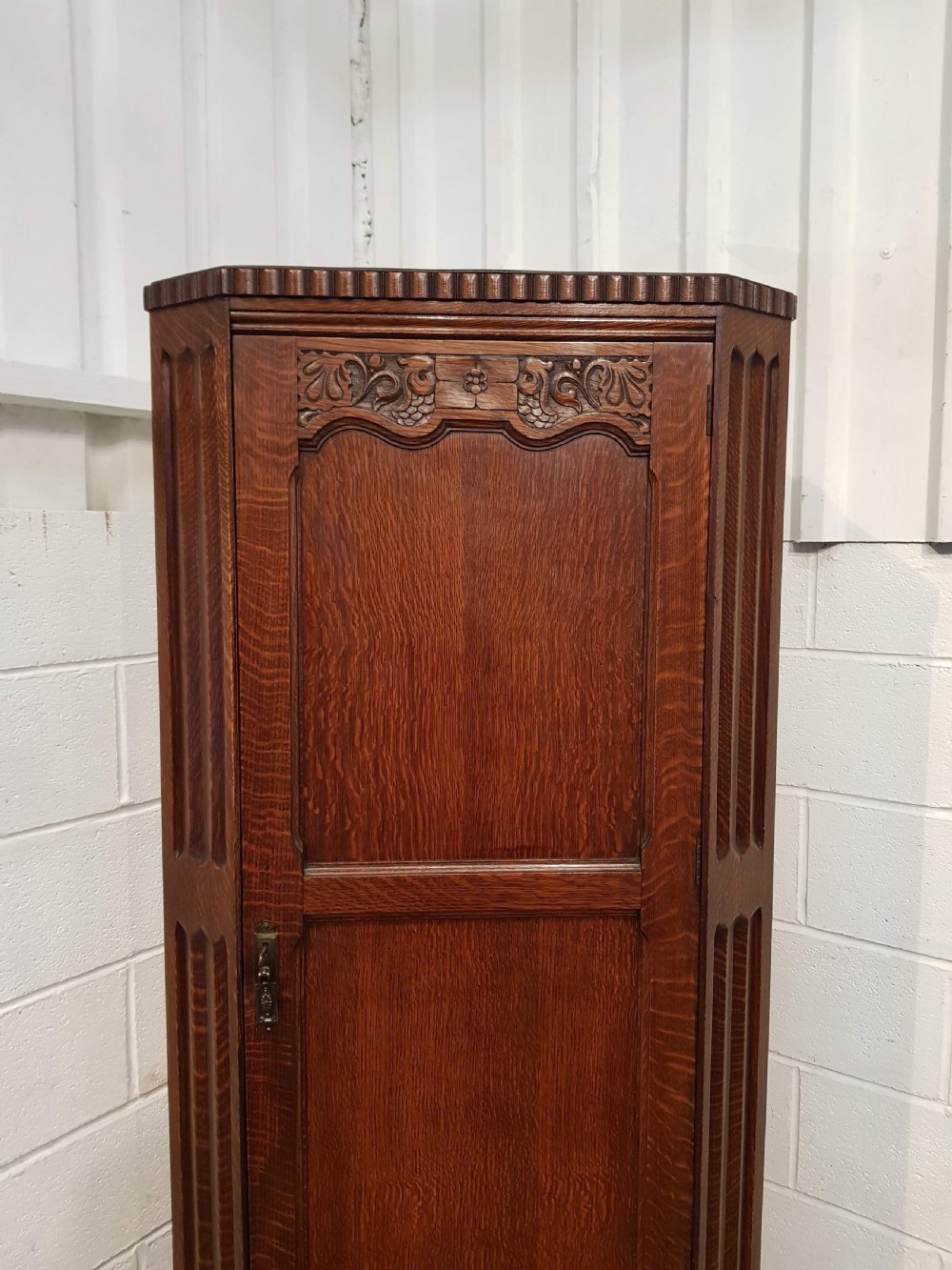 ANTIQUE OAK HALL ROBE C1920 View V