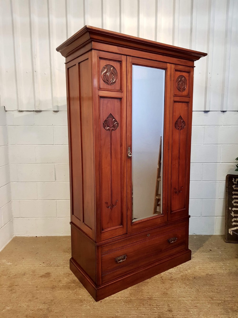 ANTIQUE ART NOUVEAU MAHOGANY SINGLE WARDROBE C1900 View III