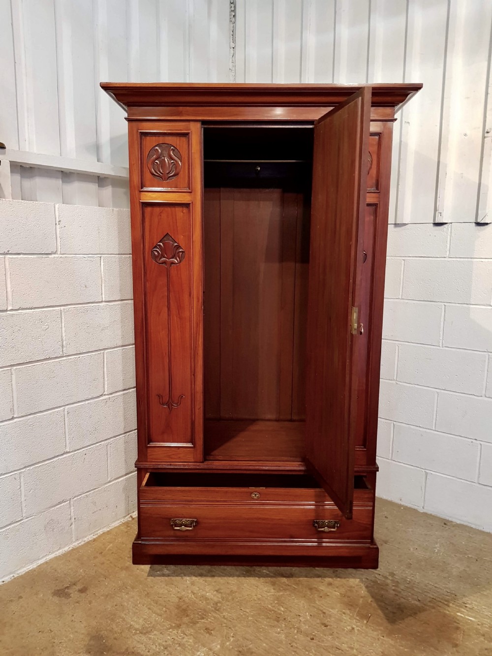 ANTIQUE ART NOUVEAU MAHOGANY SINGLE WARDROBE C1900 View V