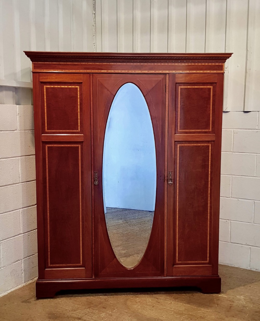 ANTIQUE EDWARDIAN MAHOGANY INLAID SMALL TRIPLE WARDROBE C1900 View III