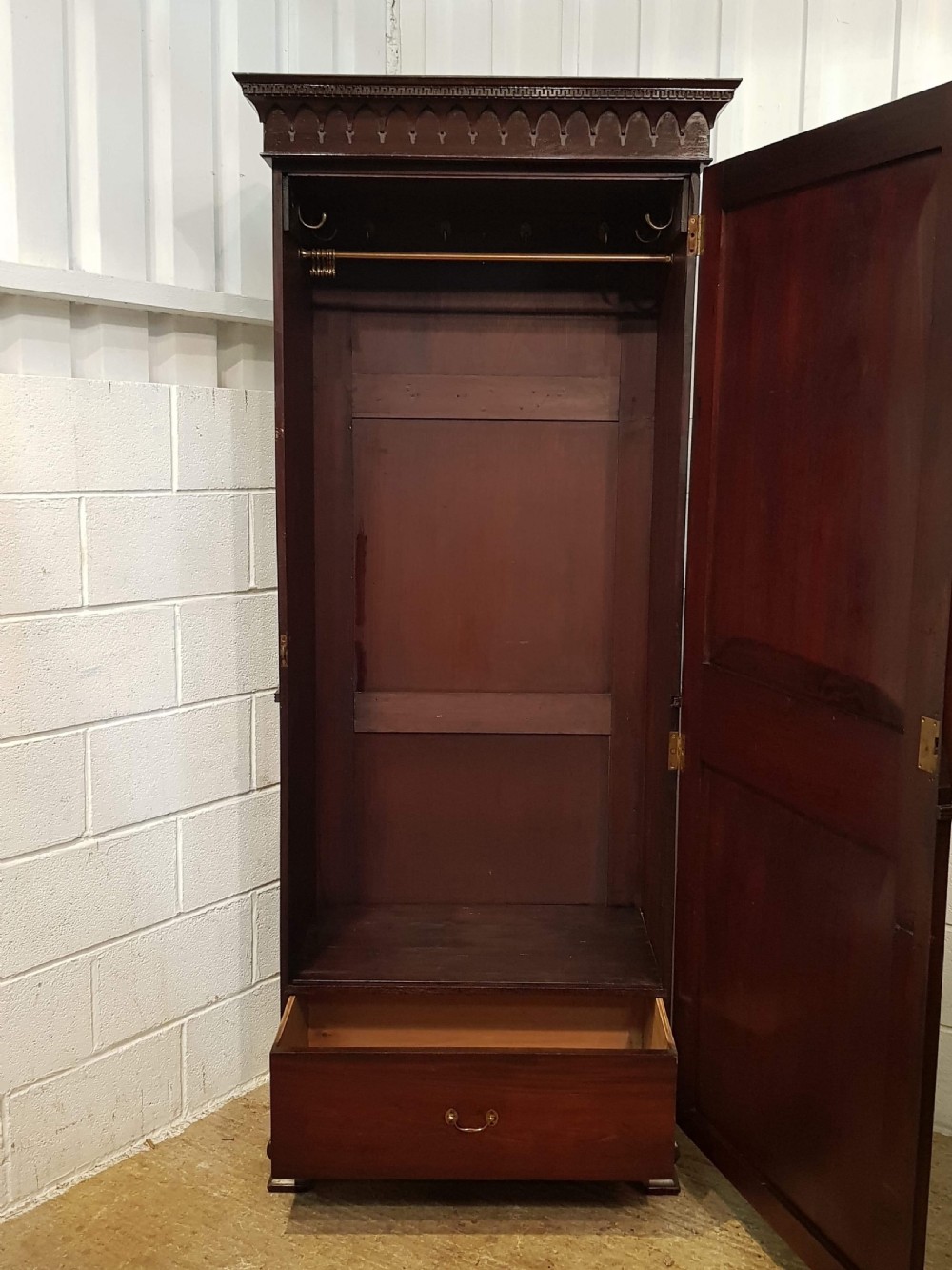 ANTIQUE REGNCY MAHOGANY TALL NARROW SINGLE WARDROBE C1820 View III