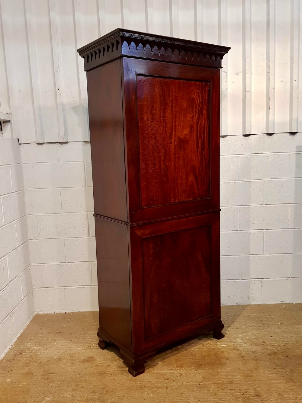 ANTIQUE REGNCY MAHOGANY TALL NARROW SINGLE WARDROBE C1820 View IV