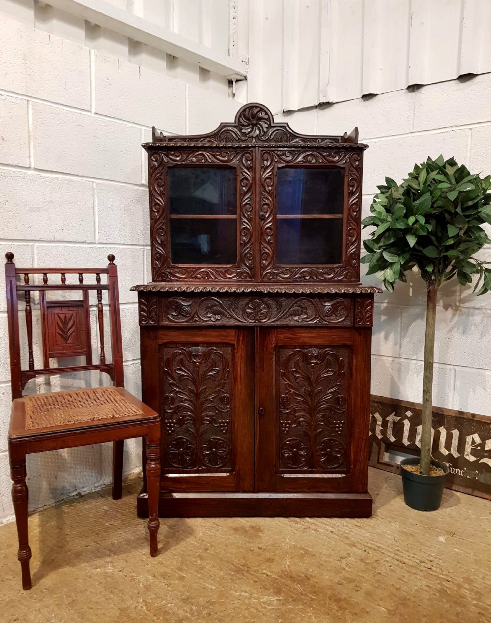 ANTIQUE VICTORIAN SMALL CARVED GOTHIC OAK BOOKCASE ON CUPBOARD C1880