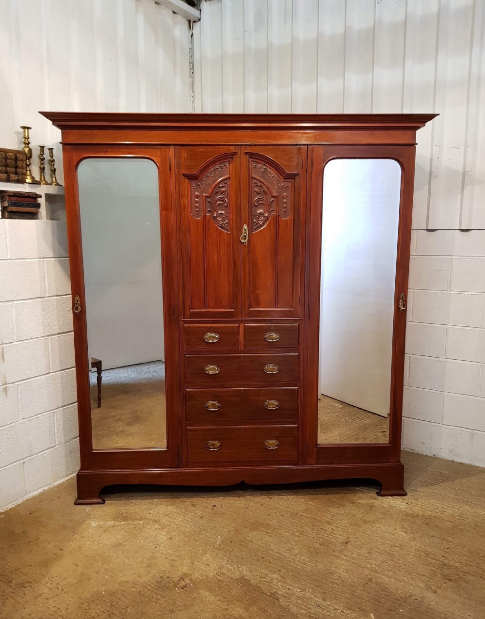 ANTIQUE ART NOUVEAU WALNUT TRIPLE WARDROBE C1890 View II