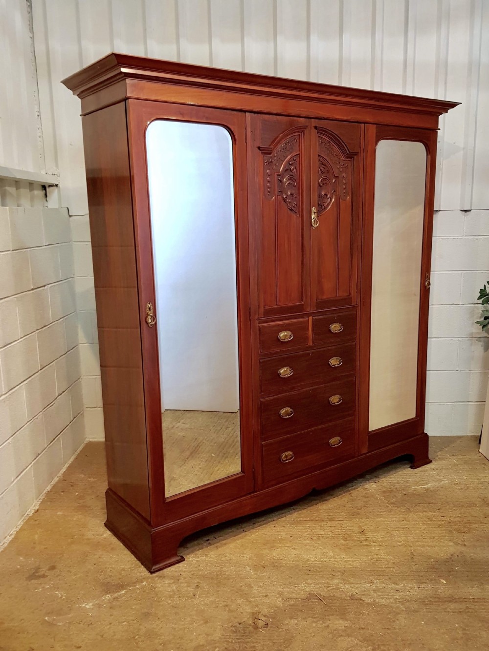 ANTIQUE ART NOUVEAU WALNUT TRIPLE WARDROBE C1890 View VI