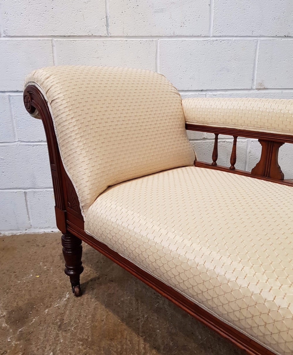 ANTIQUE LATE VICTORIAN WALNUT CHAISE LONGUE C1890 View V