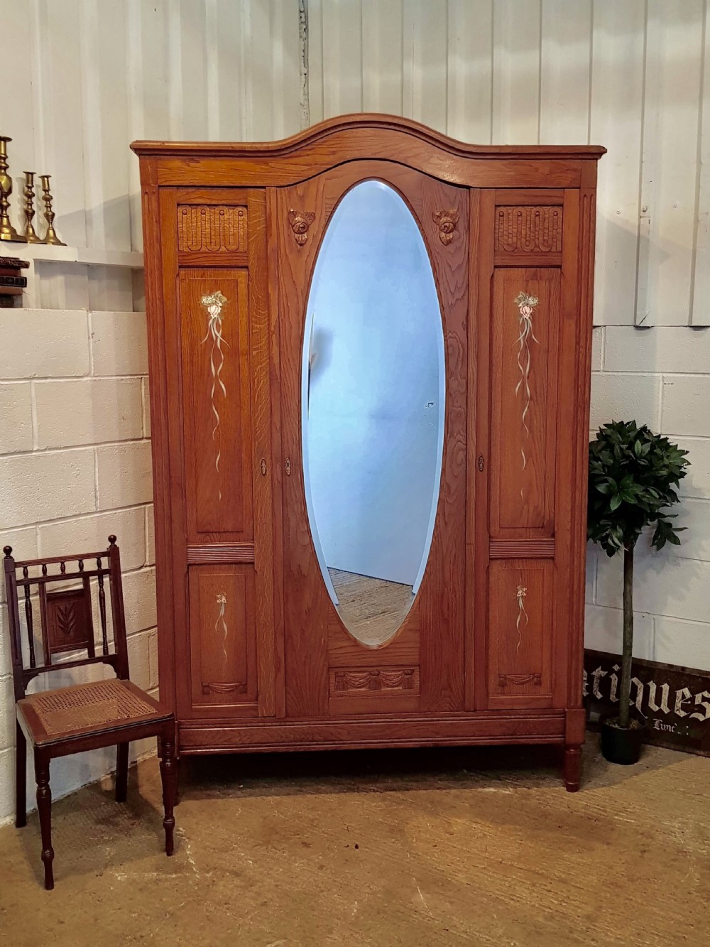 ANTIQUE FRENCH MEDIUM OAK ARMOIRE C1920 View III
