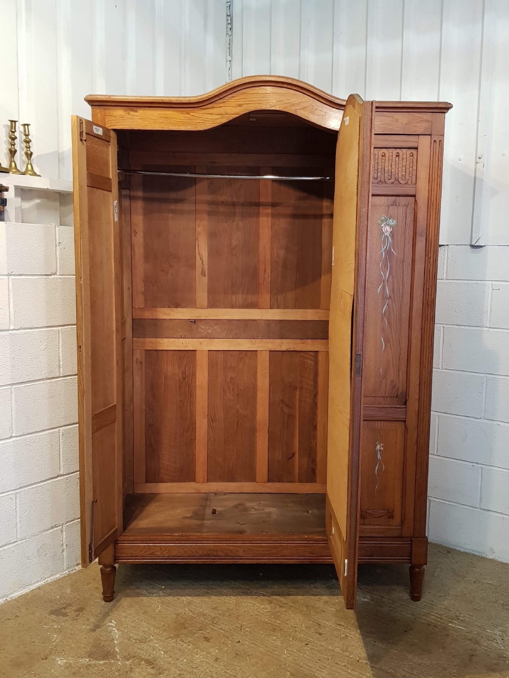 ANTIQUE FRENCH MEDIUM OAK ARMOIRE C1920 View IV