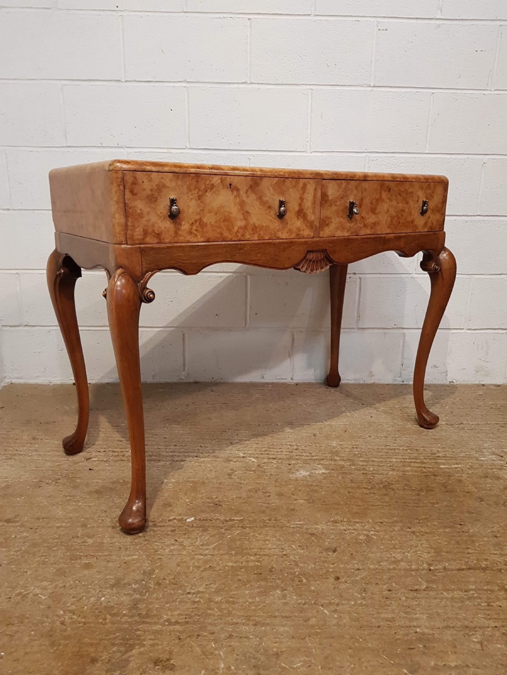 ANTIQUE ART DECO BURR WALNUT SIDE TABLE C1920